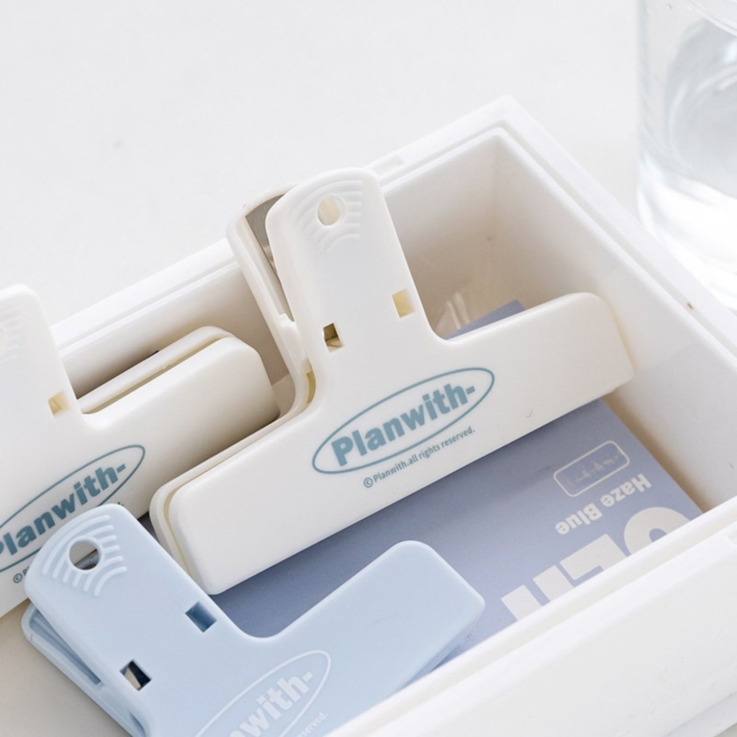 【新発売】マグネットクリップ 磁石付き 冷蔵庫収納 シンプル デザイン ホワイト ブルー メモクリップ オフィス用 キッチン収納 学生 社会人 可愛い 便利グッズ インテリア雑貨